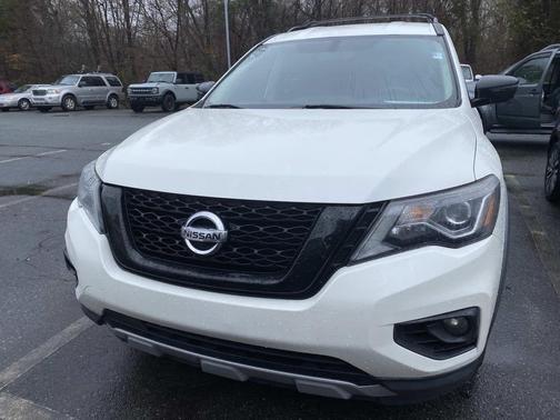 2019 Nissan Pathfinder SL