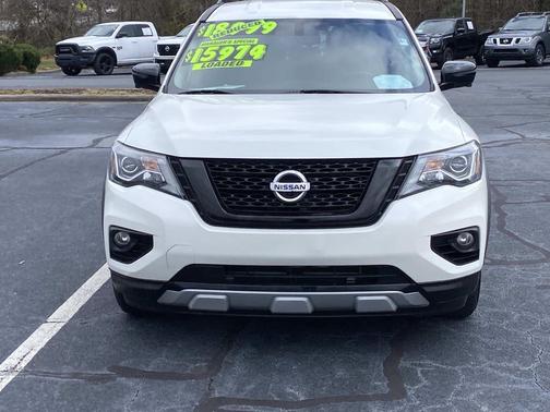 2019 Nissan Pathfinder SL