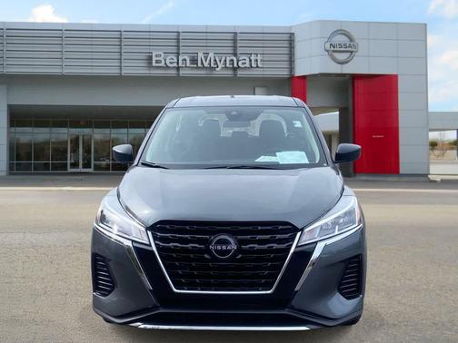 Gun Metallic 2025 Nissan Kicks S