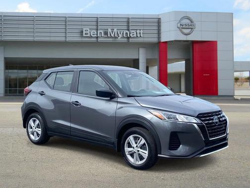 Gun Metallic 2025 Nissan Kicks S