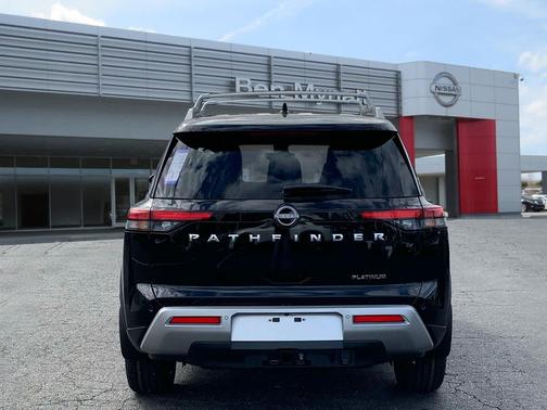 2025 Nissan Pathfinder Platinum FWD