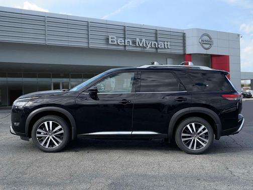 2025 Nissan Pathfinder Platinum FWD