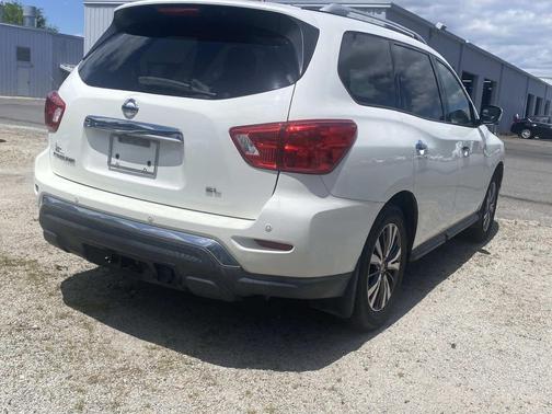 Glacier White 2017 Nissan Pathfinder SL