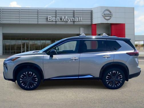 Champagne Silver Metallic/Super Black 2026 Nissan Rogue Platinum