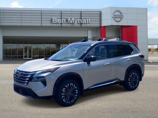 Champagne Silver Metallic/Super Black 2026 Nissan Rogue Platinum