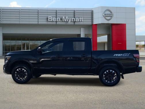 2023 Nissan Titan PRO-4X