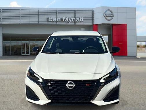 White 2025 Nissan Altima SR