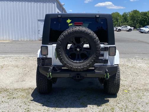 Bright White Clearcoat 2015 Jeep Wrangler Unlimited Sahara