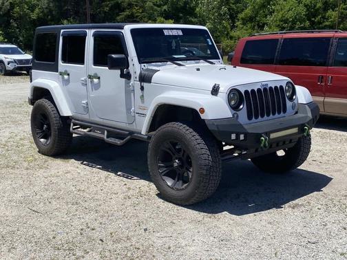 Bright White Clearcoat 2015 Jeep Wrangler Unlimited Sahara
