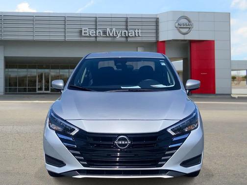 Brilliant Silver Metallic 2025 Nissan Versa 1.6 SV