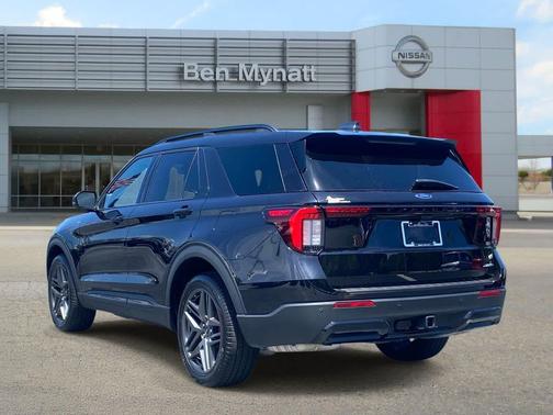 Agate Black 2025 Ford Explorer ST-Line