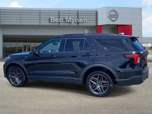 Agate Black 2025 Ford Explorer ST-Line