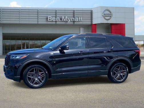 Agate Black 2025 Ford Explorer ST-Line