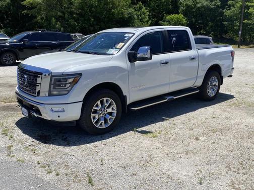 Pearl White 2021 Nissan Titan SL