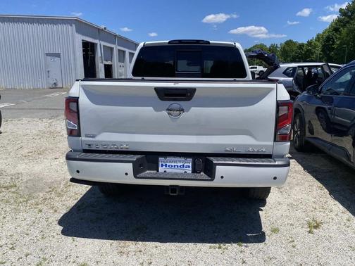 Pearl White 2021 Nissan Titan SL