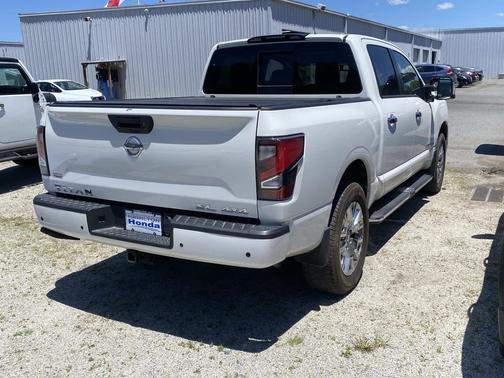 Pearl White 2021 Nissan Titan SL