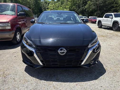 Super Black 2025 Nissan Altima S FWD