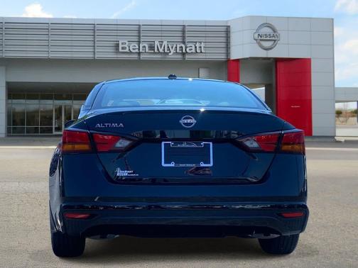 Super Black 2025 Nissan Altima S FWD