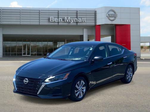 Super Black 2025 Nissan Altima S FWD
