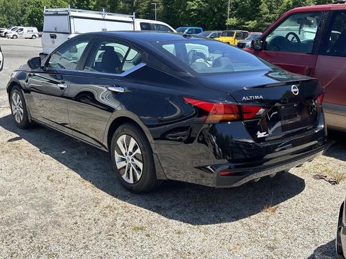 Super Black 2025 Nissan Altima S FWD