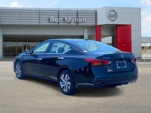 Super Black 2025 Nissan Altima S FWD