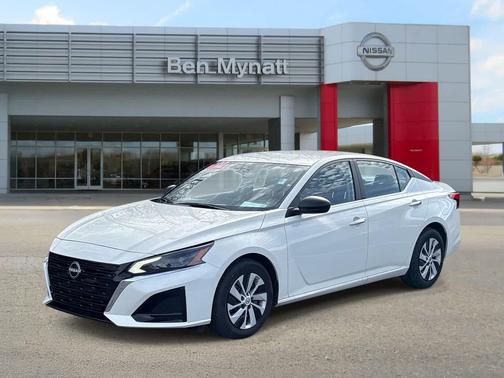 2025 Nissan Altima S FWD