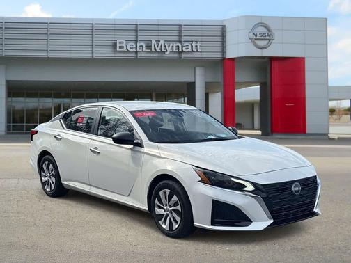 2025 Nissan Altima S FWD