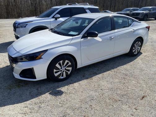 2025 Nissan Altima S FWD