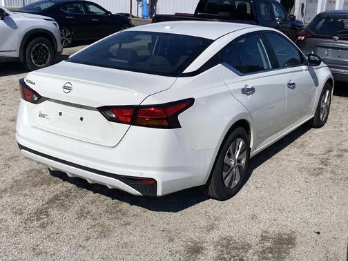 2025 Nissan Altima S FWD