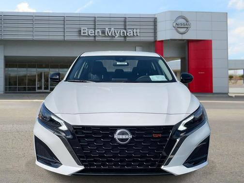 2025 Nissan Altima SR FWD