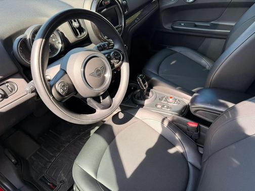 Chili Red 2020 MINI Countryman Oxford Edition