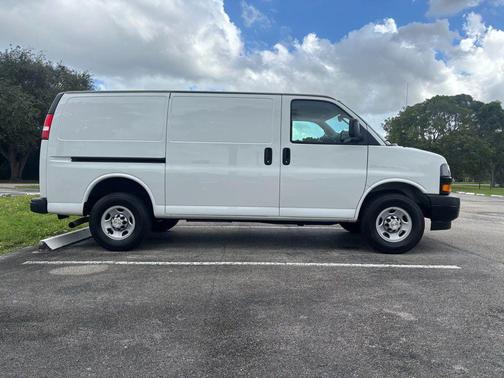 2021 Chevrolet Express 2500 RWD 2500 Regular Wheelbase WT