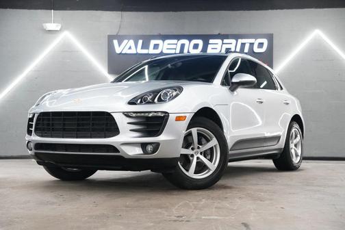 Rhodium Silver Metallic 2018 Porsche Macan Macan Sport Edition