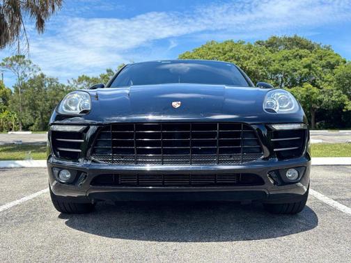 2017 Porsche Macan Sport Utility 4D