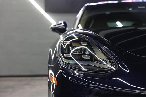 Night Blue Metallic 2018 Porsche Panamera 4