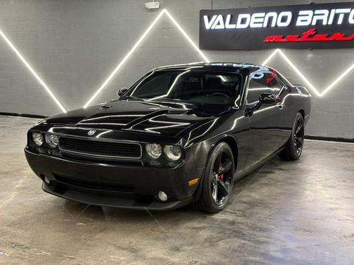 Brilliant Black Crystal Pearlcoat 2009 Dodge Challenger SRT8