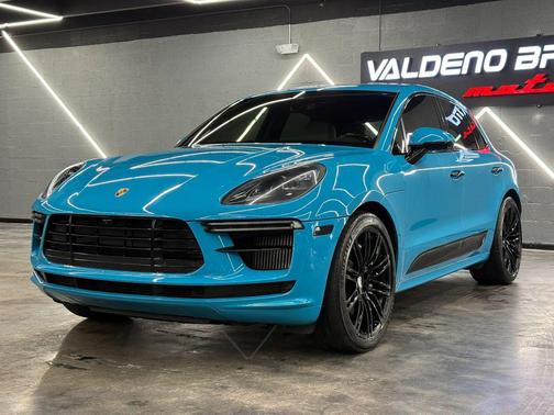 Blue 2021 Porsche Macan Macan Turbo