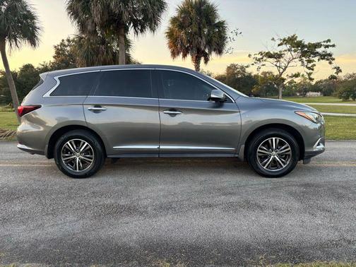 2016 INFINITI QX60 Base