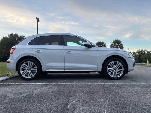2019 Audi Q5 2.0T Premium Plus