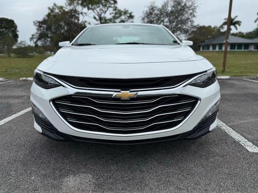 2022 Chevrolet Malibu FWD LT