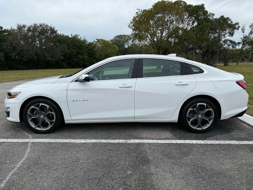 2022 Chevrolet Malibu FWD LT