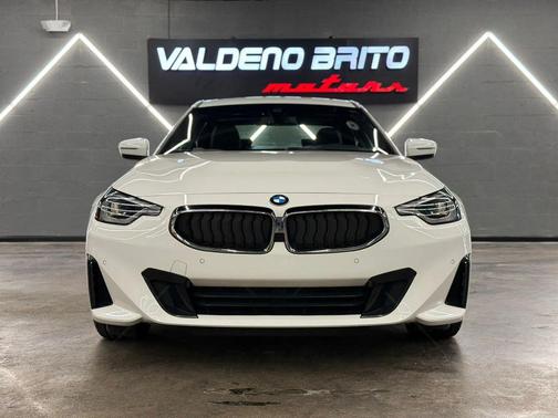 Alpine White 2022 BMW 230 i