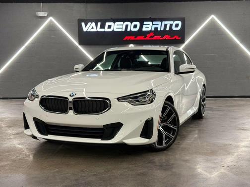 Alpine White 2022 BMW 230 i