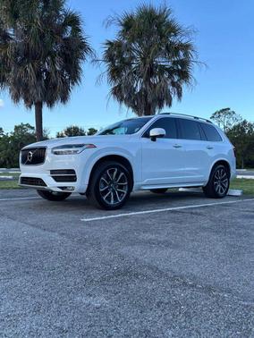 2018 Volvo XC90 T5 Momentum