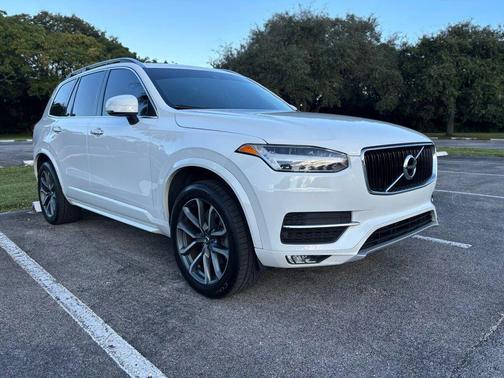 2018 Volvo XC90 T5 Momentum
