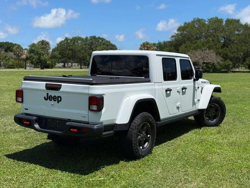 Bright White Clearcoat 2021 Jeep Gladiator Rubicon