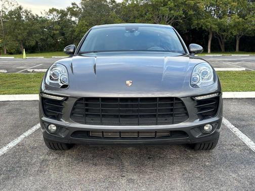 2018 Porsche Macan Sport Utility 4D