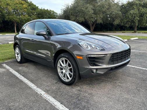 2018 Porsche Macan Sport Utility 4D