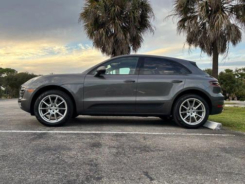 2018 Porsche Macan Sport Utility 4D
