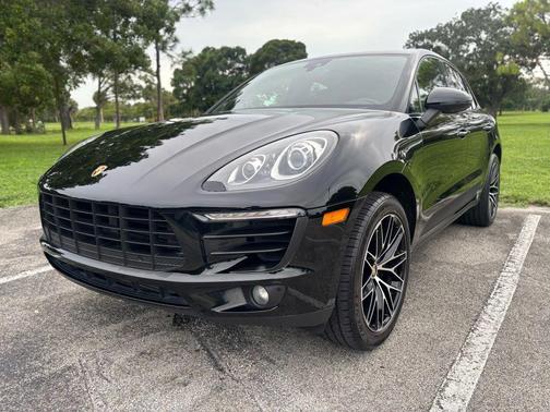 2018 Porsche Macan Sport Utility 4D